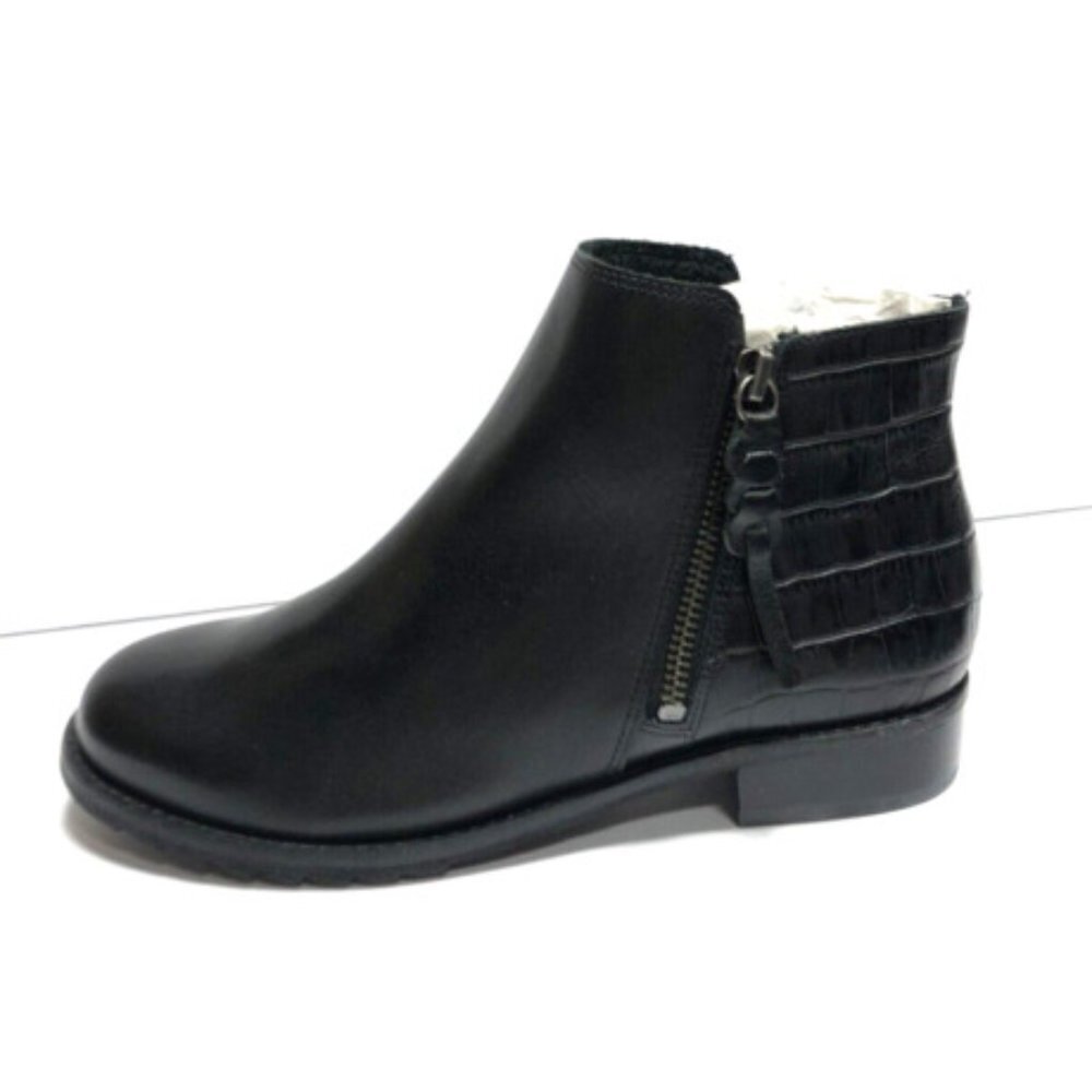 Walking Cradles Kason Bootie Womens Size 6.5M